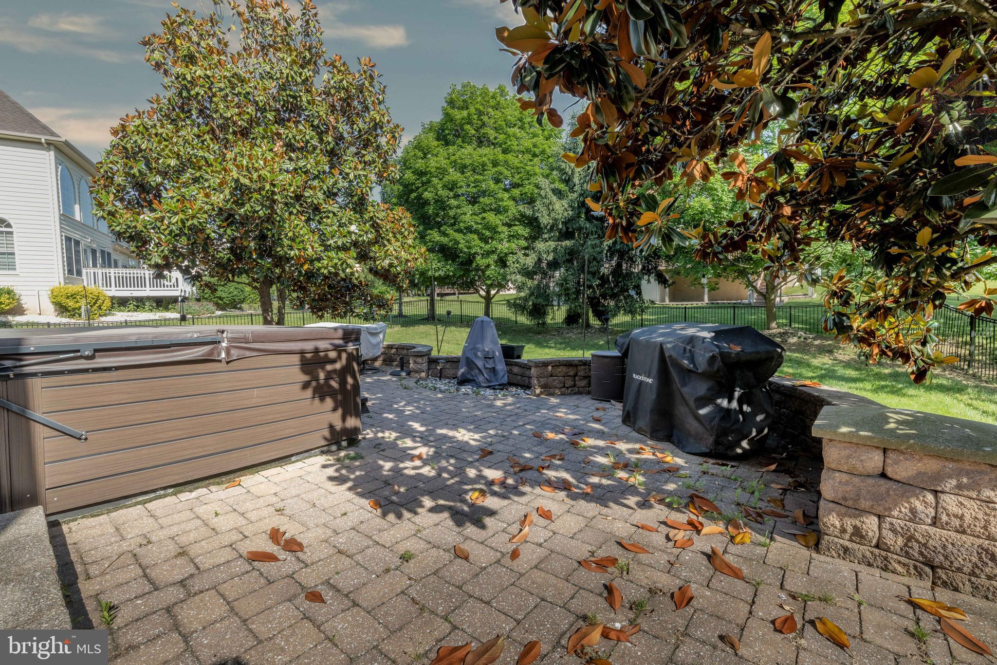 RIVERCREST - Residential