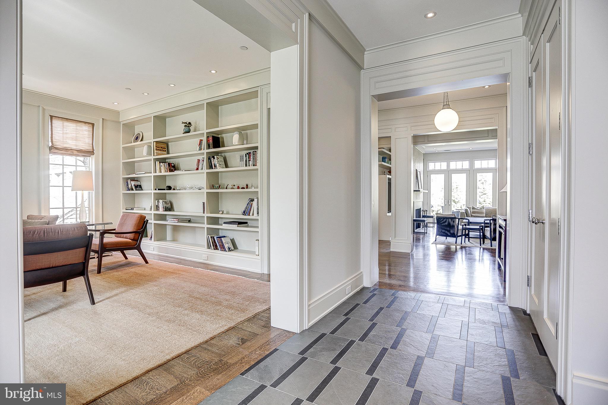 GREENWICH FOREST - Residential