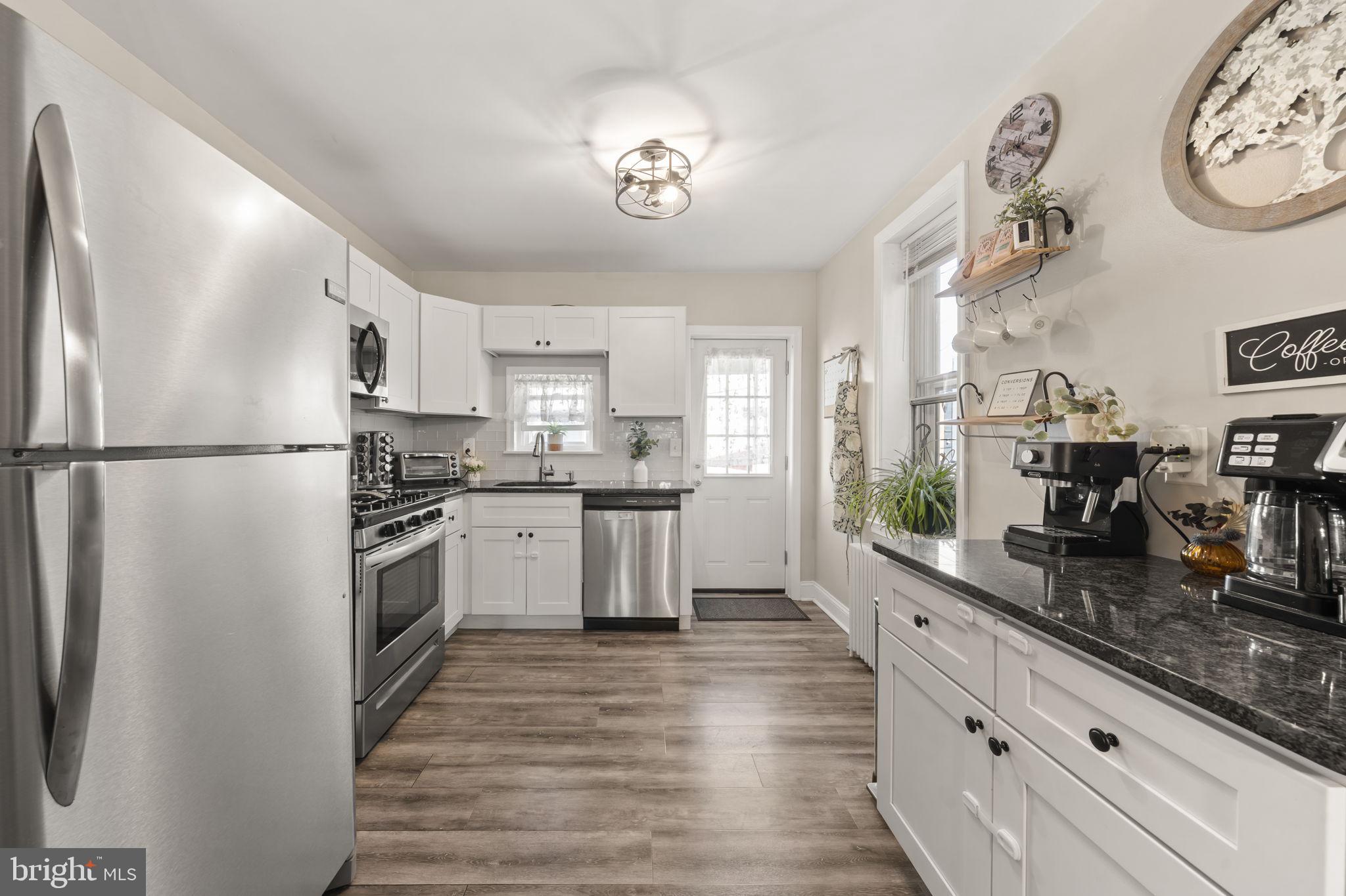 PORT RICHMOND - Residential