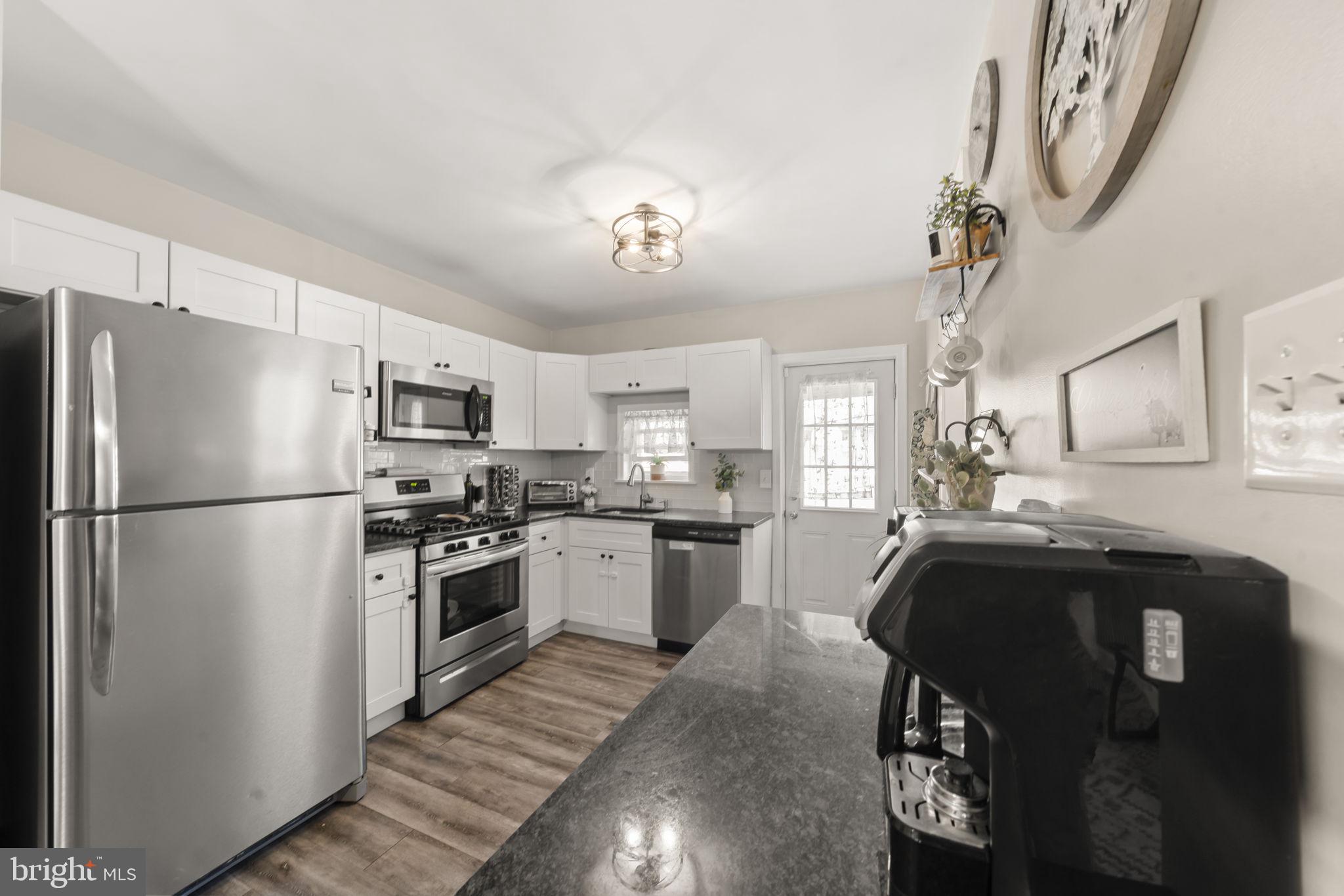 PORT RICHMOND - Residential