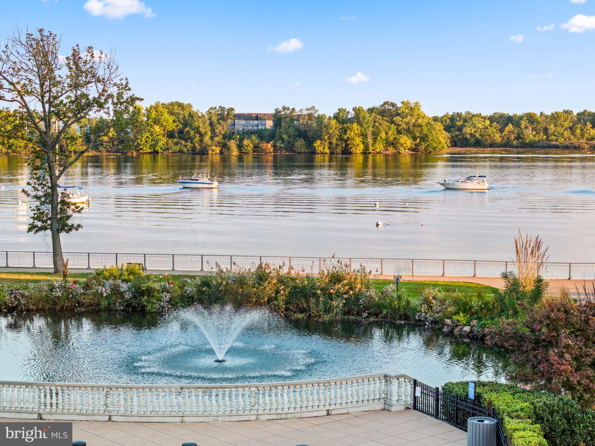 WATERSIDE - Residential