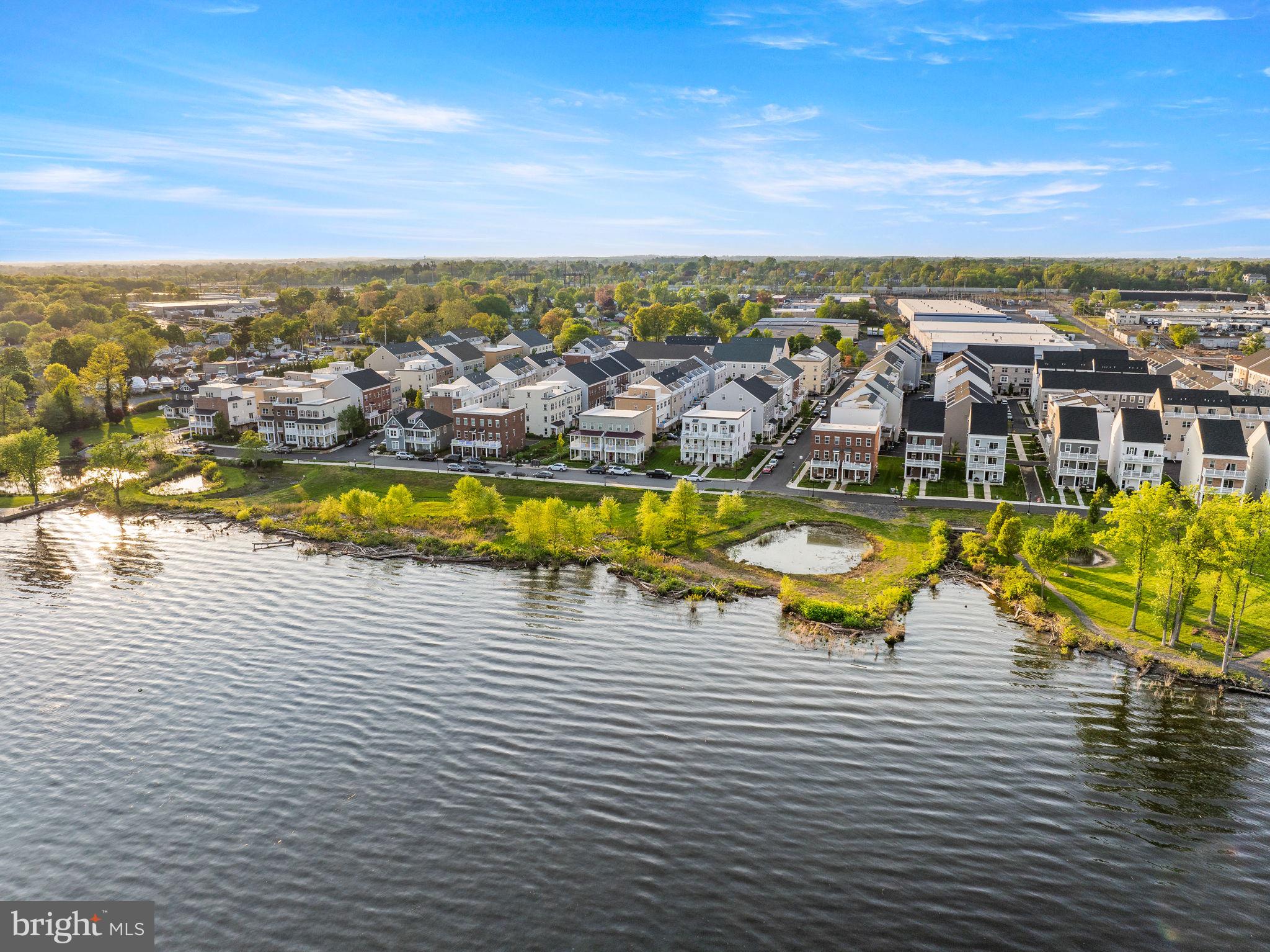WATERSIDE - Residential