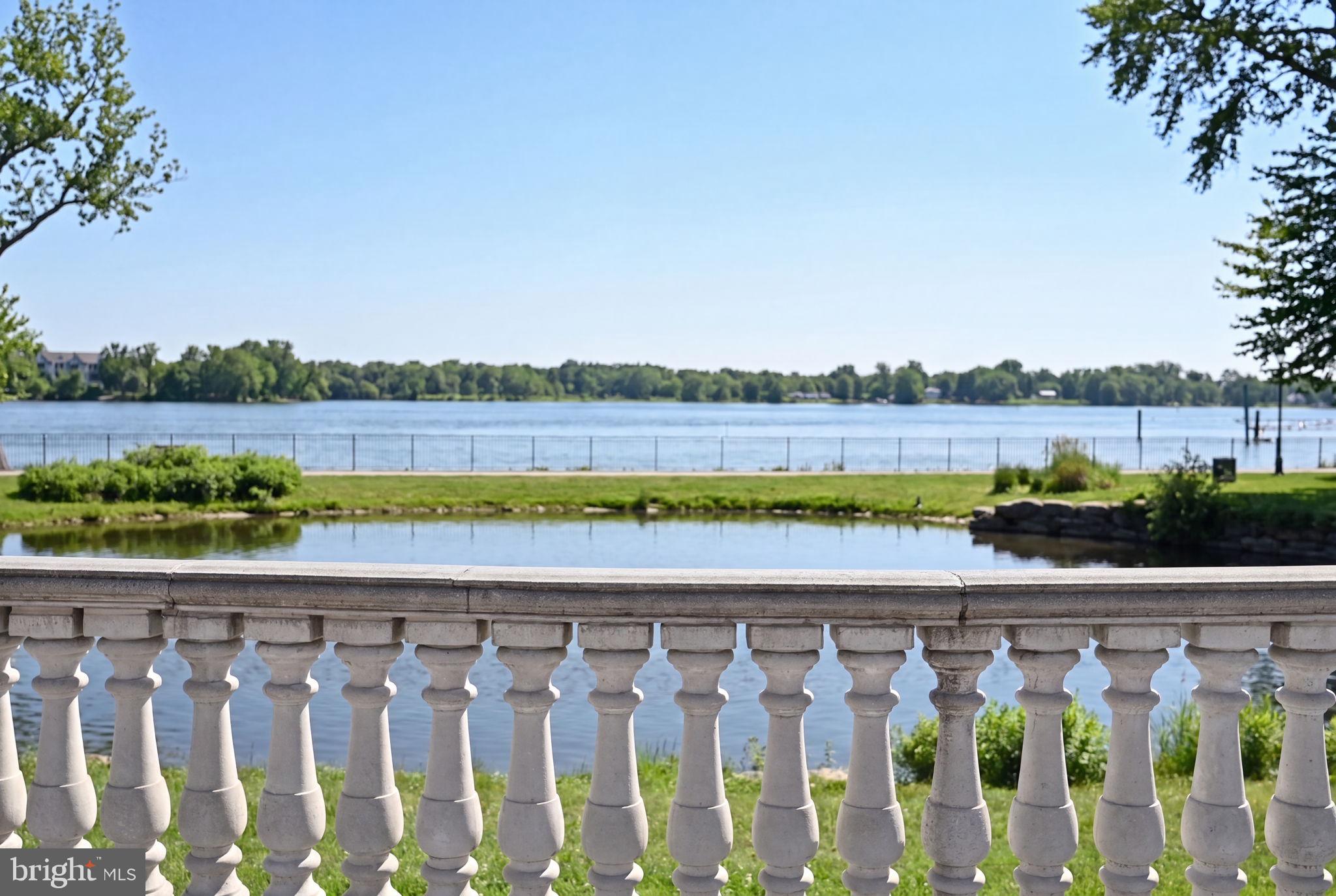 WATERSIDE - Residential