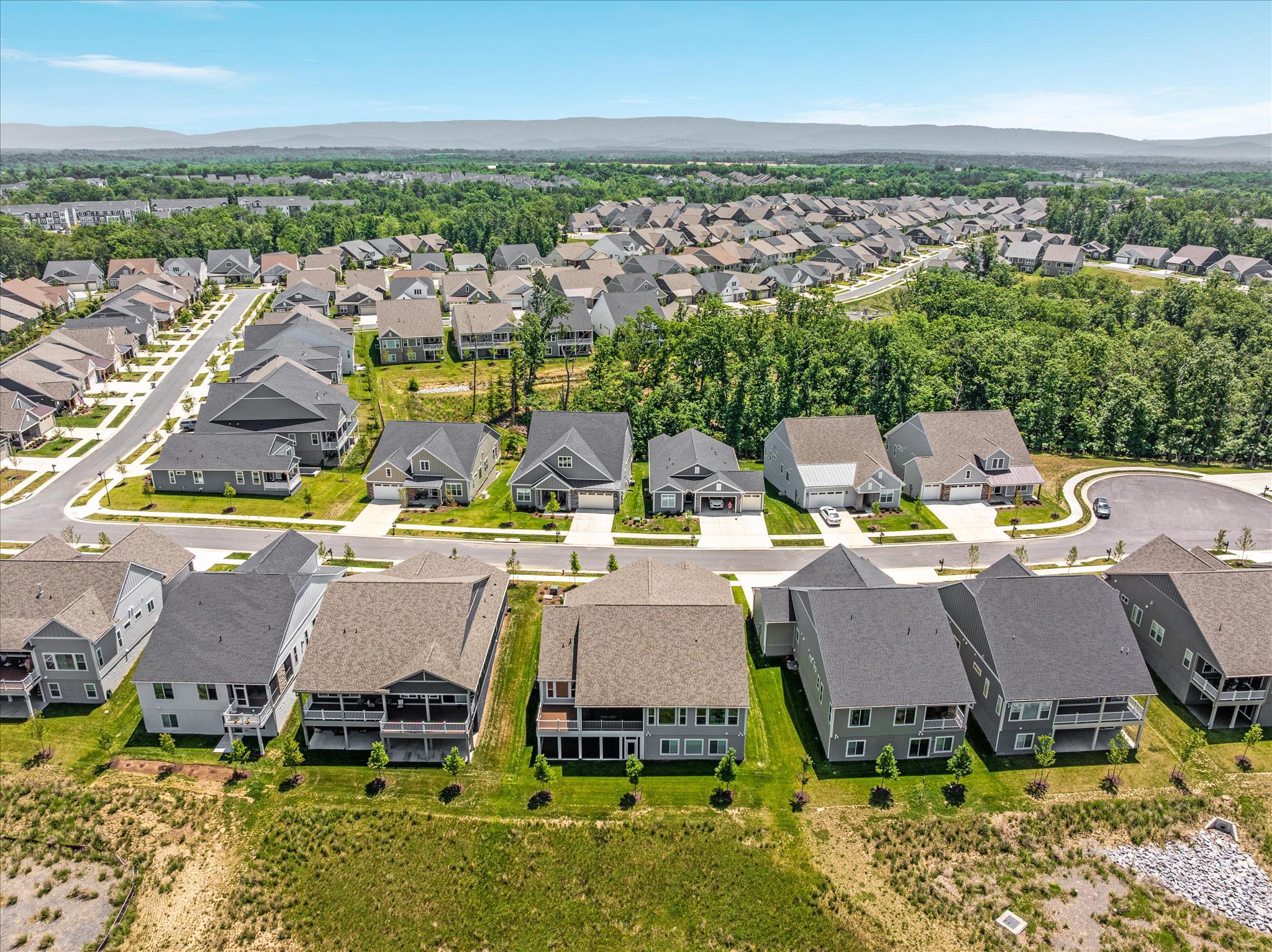 SHENANDOAH, LAKE FREDERICK - Residential