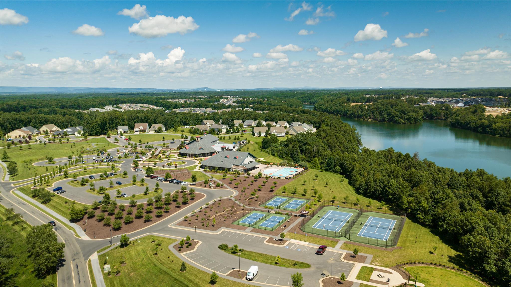 SHENANDOAH, LAKE FREDERICK - Residential