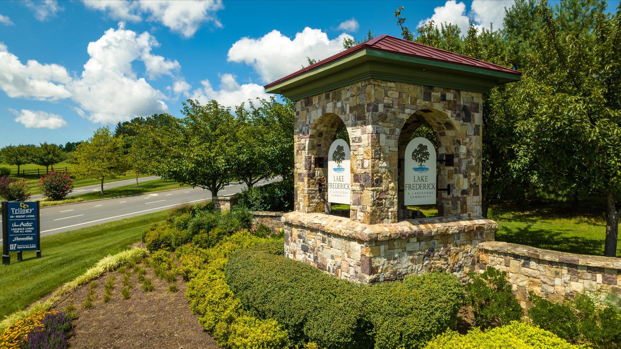 SHENANDOAH, LAKE FREDERICK - Residential