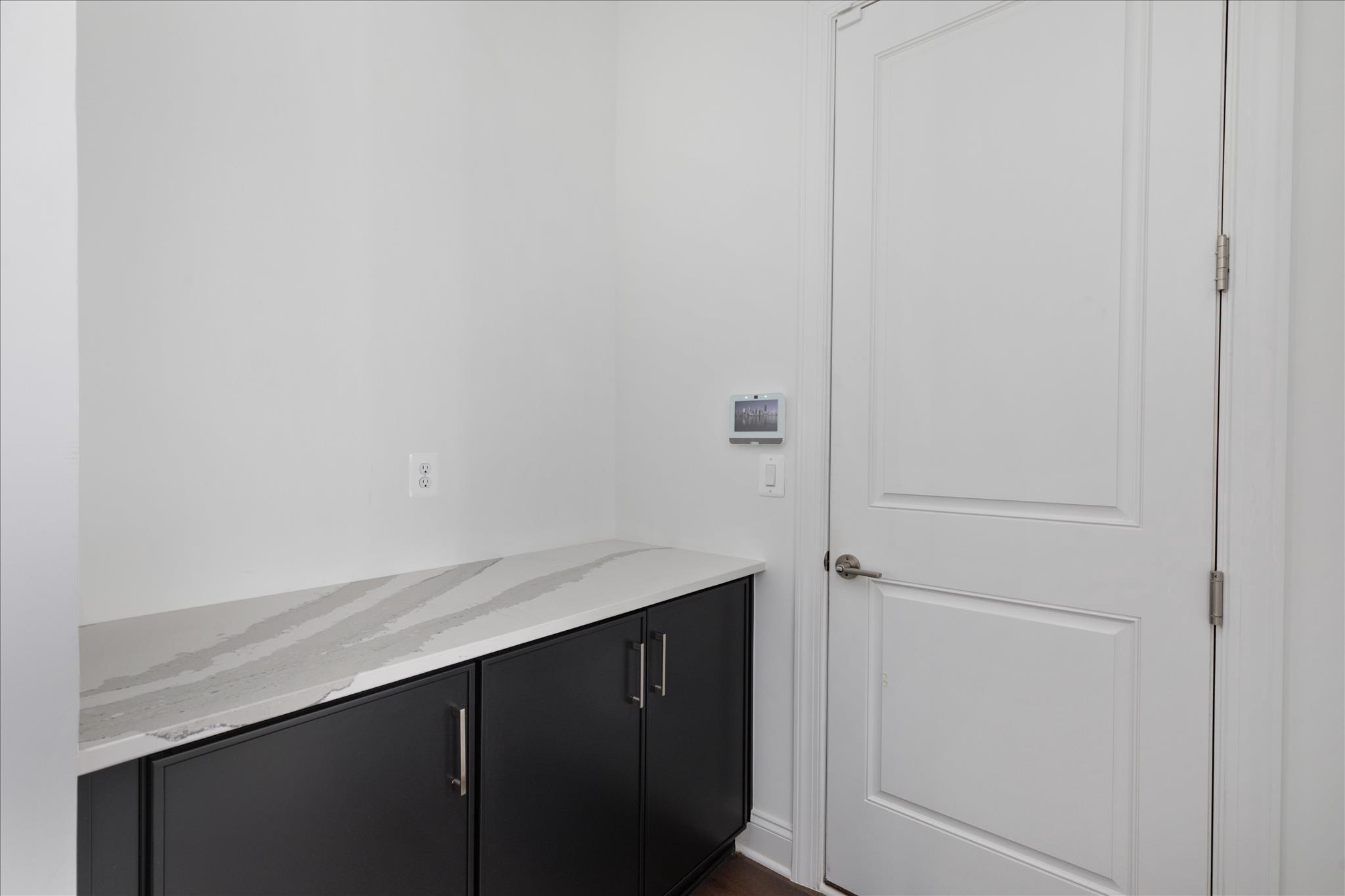 SHENANDOAH, LAKE FREDERICK - Residential