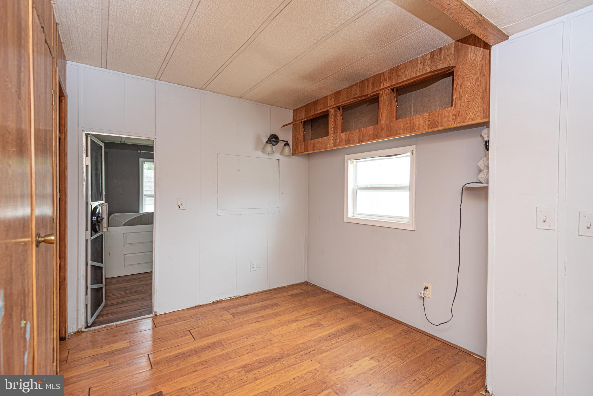WHITE HORSE PARK I - Residential