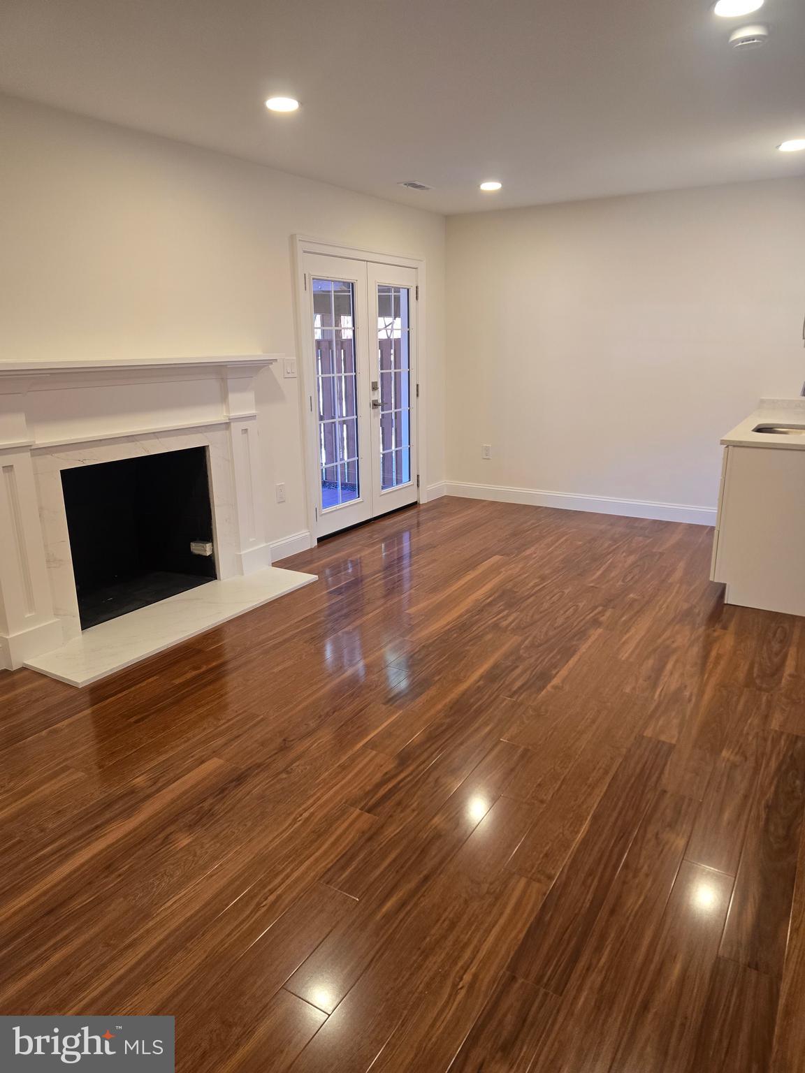 COURTHOUSE STATION - Residential