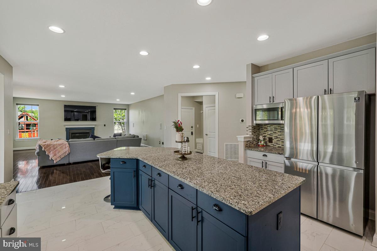 DAWSON'S CORNER - Residential