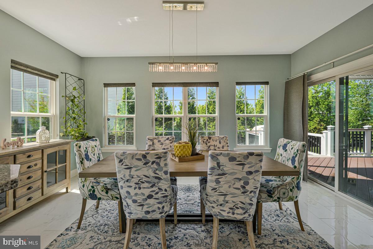 DAWSON'S CORNER - Residential
