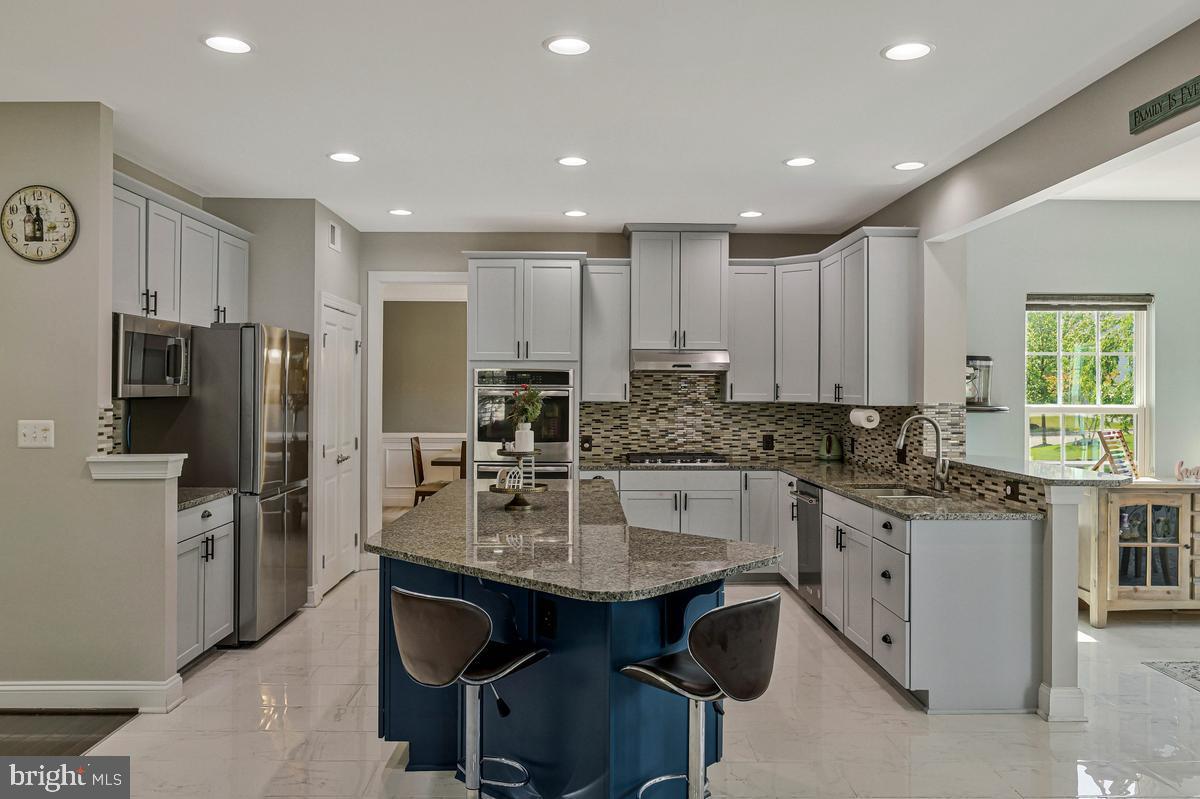 DAWSON'S CORNER - Residential