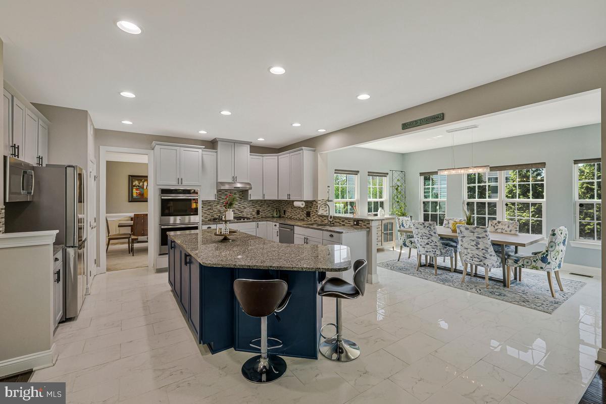 DAWSON'S CORNER - Residential