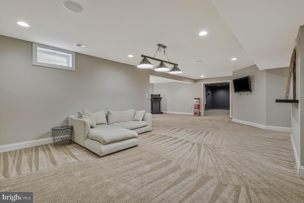 DAWSON'S CORNER - Residential