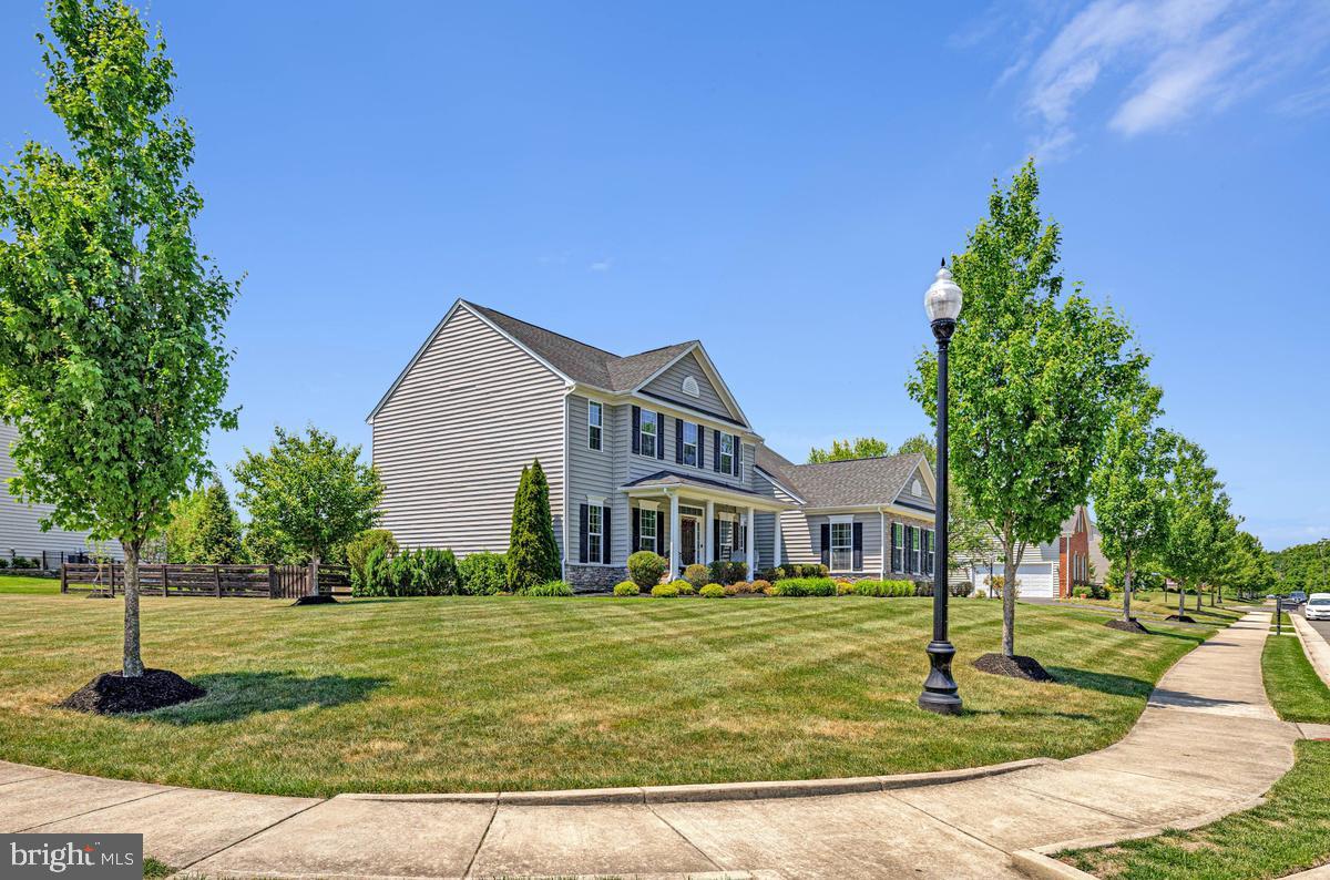 DAWSON'S CORNER - Residential