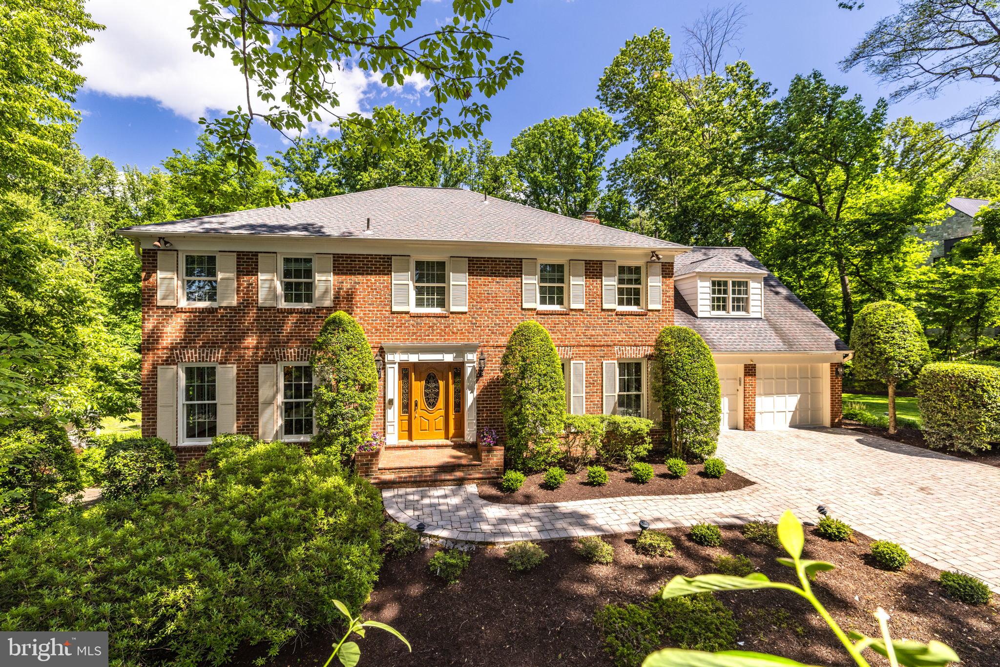 WOODSIDE ESTATES - Residential