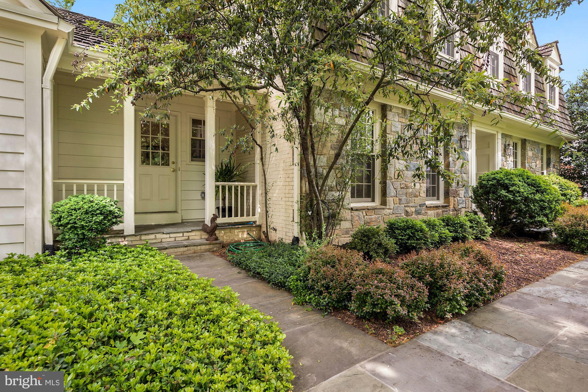 RIVER FALLS - Residential