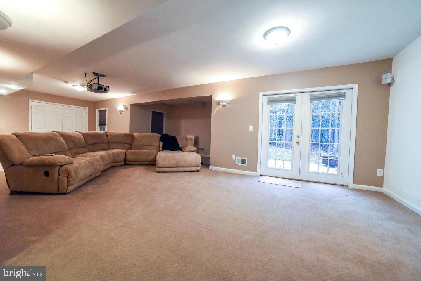 SYCAMORE HOLLOW OF WLDWD - Residential Lease