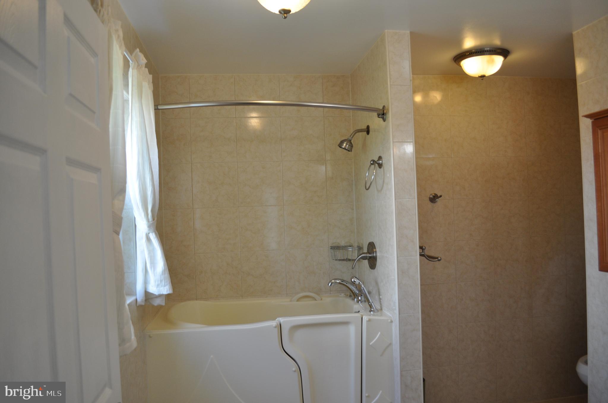 REGENCY ESTATES - Residential Lease