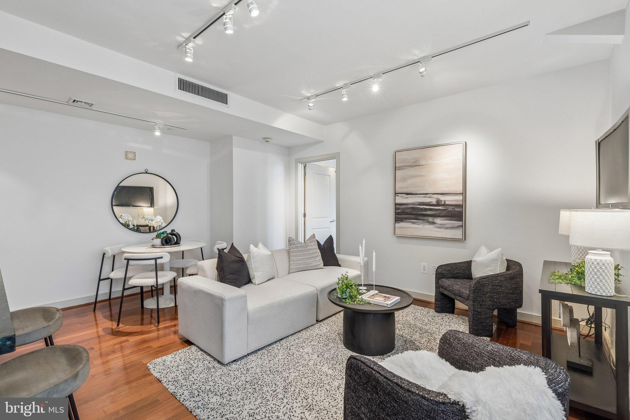 AVENUE OF THE ARTS - Residential