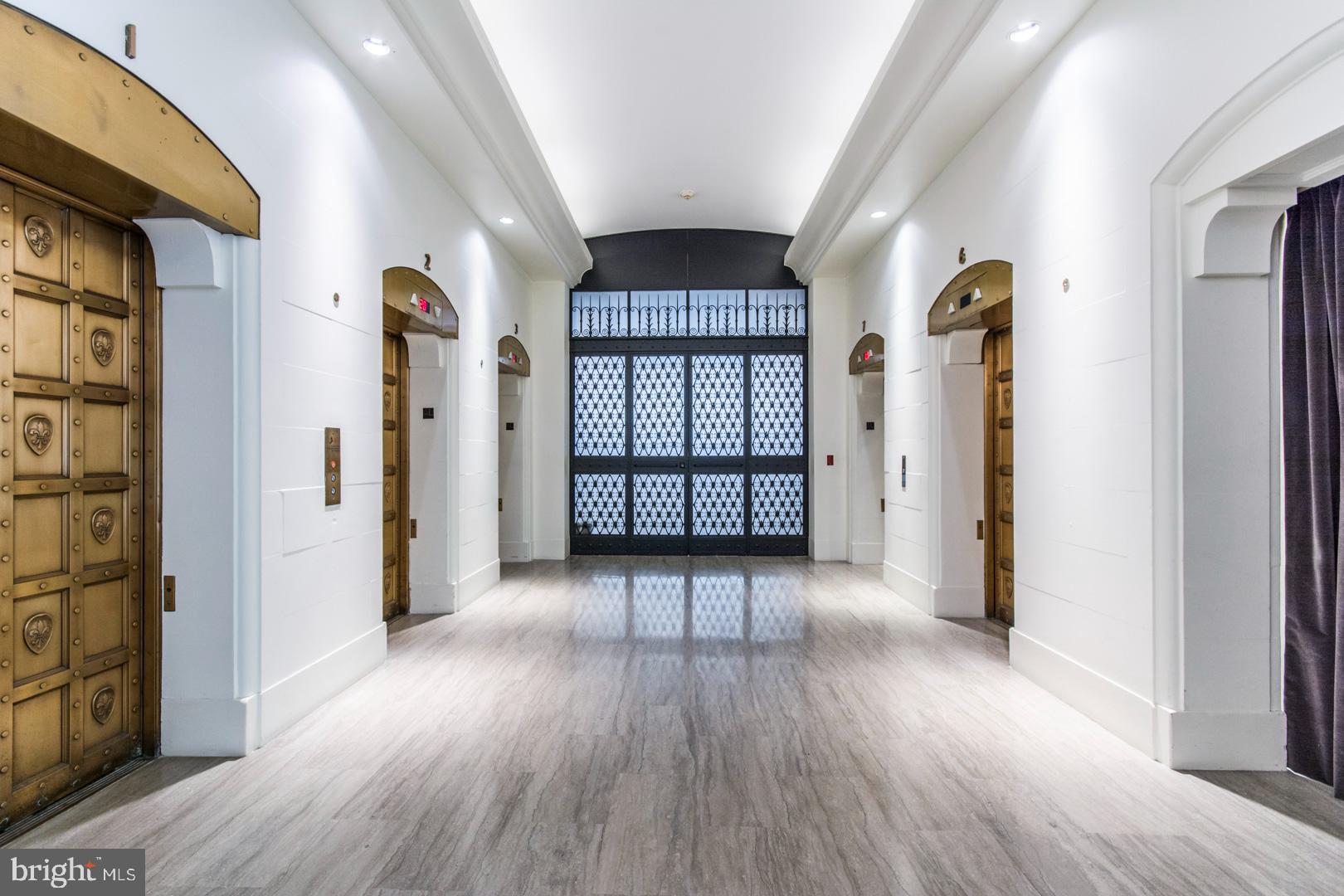 AVENUE OF THE ARTS - Residential