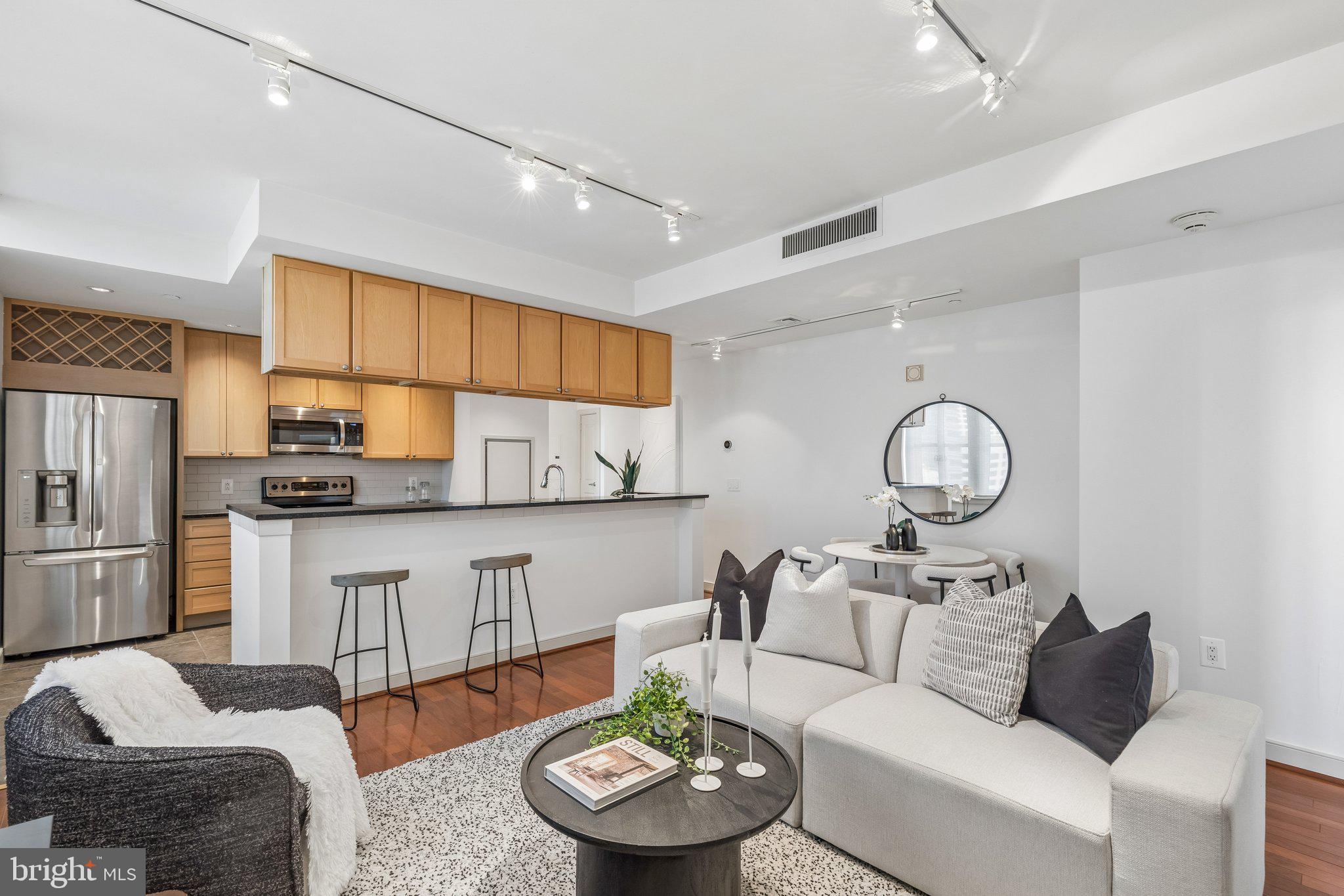 AVENUE OF THE ARTS - Residential