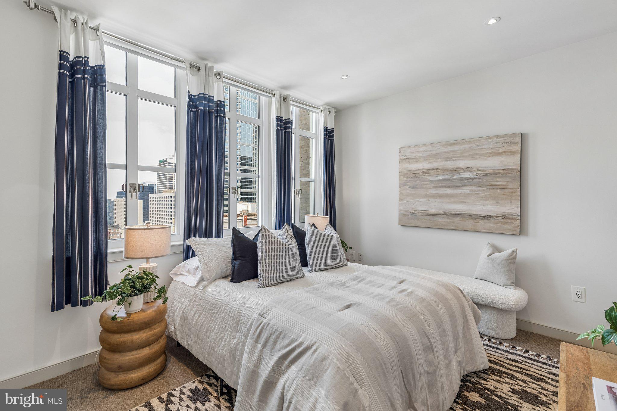 AVENUE OF THE ARTS - Residential