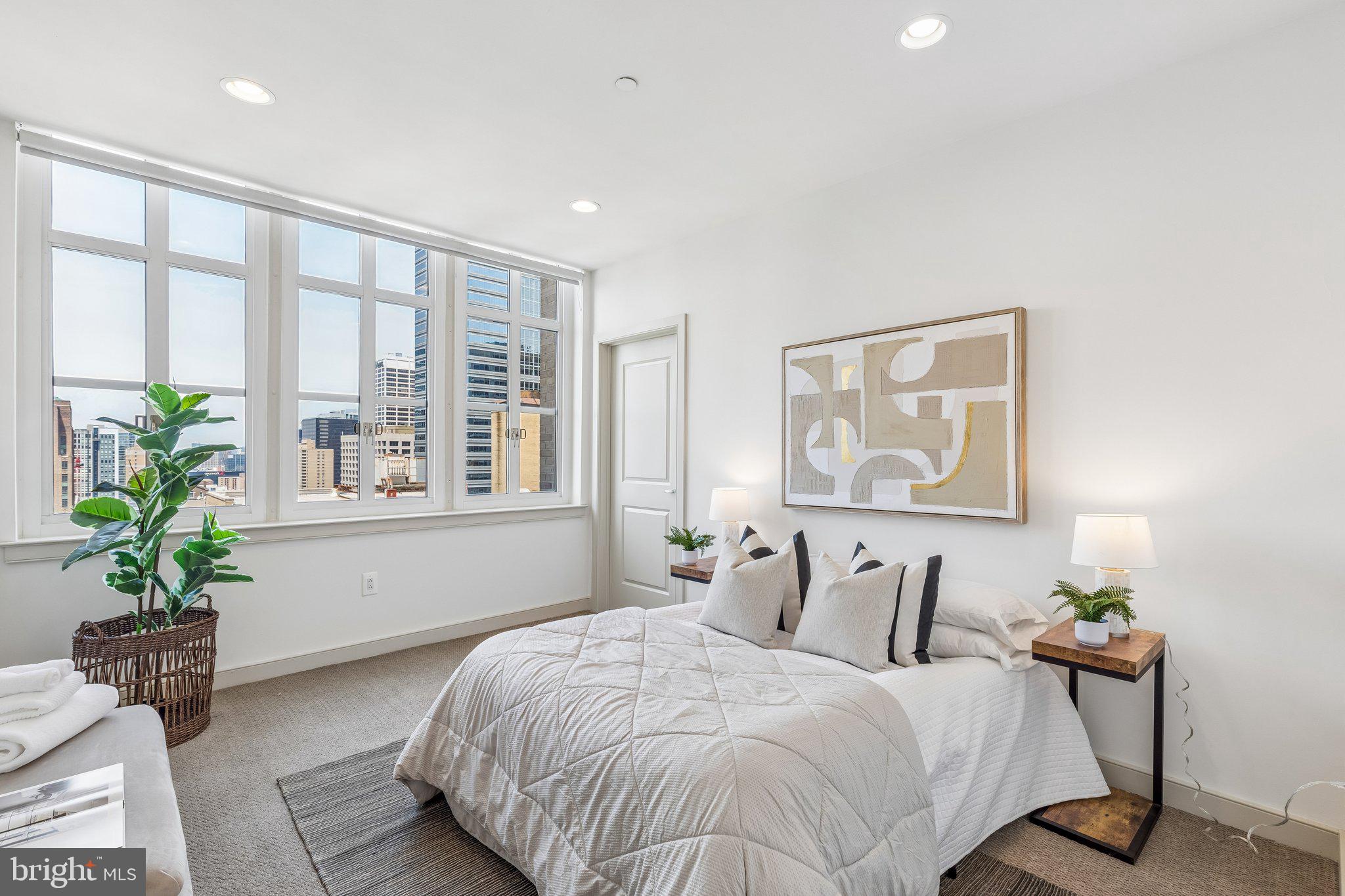 AVENUE OF THE ARTS - Residential