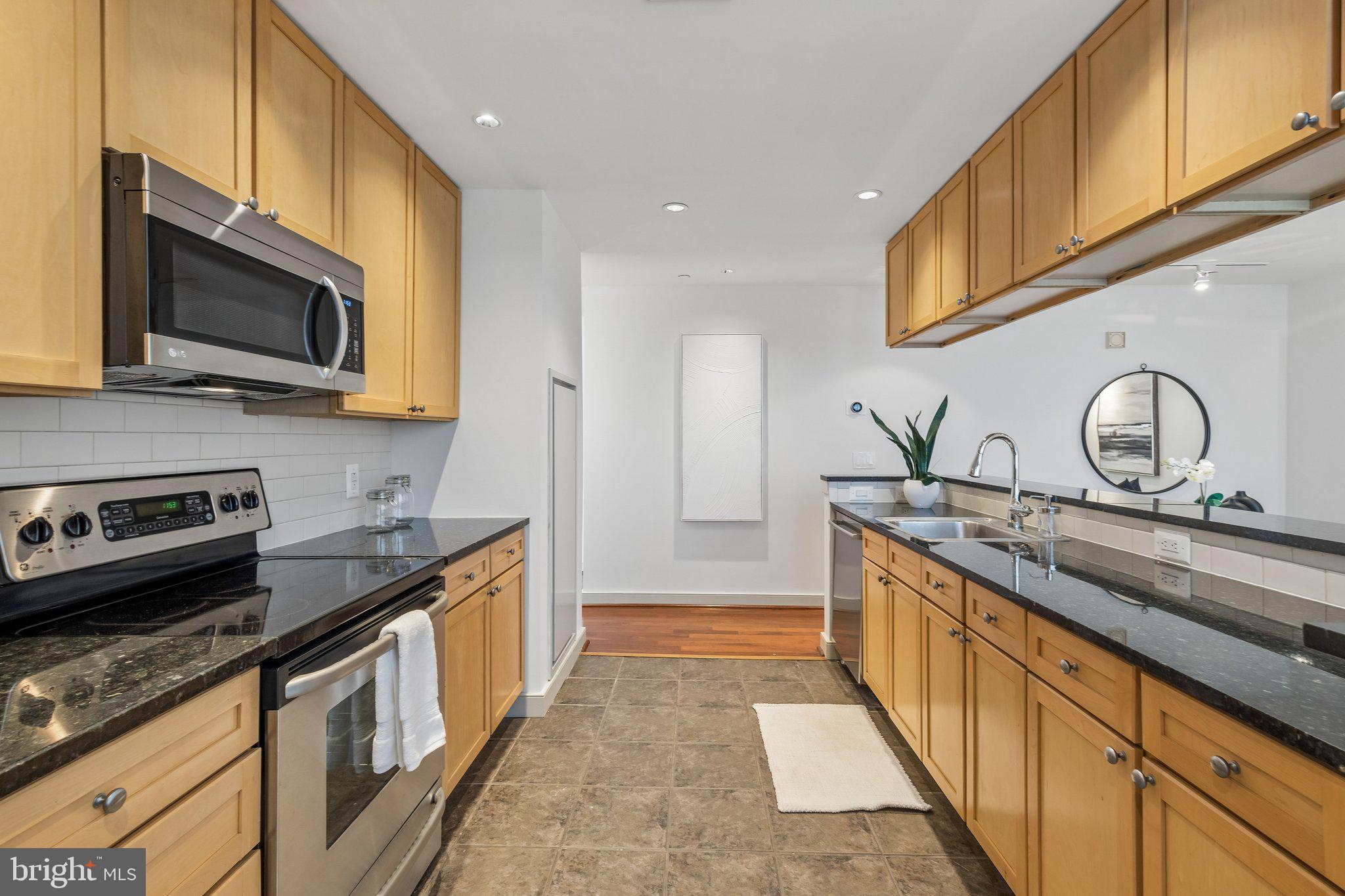 AVENUE OF THE ARTS - Residential