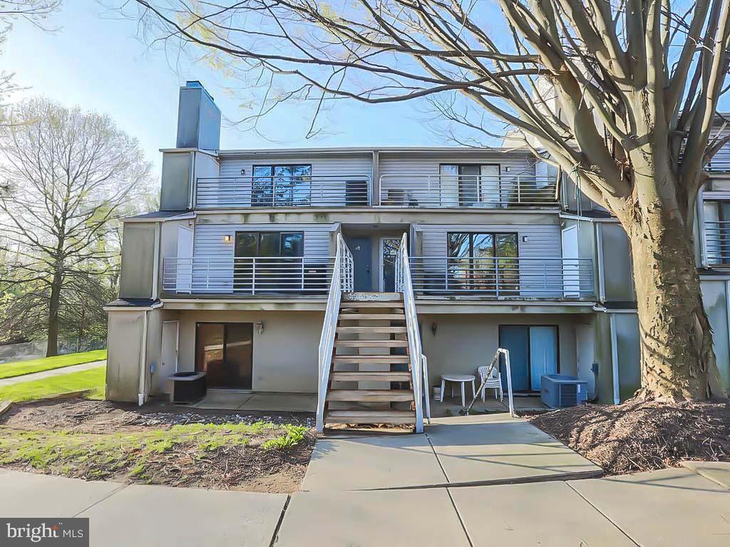 Modern 2 Bedroom 2 Bathroom Spacious Condo in Parkville. Granite countertops, newer cabinets, central air, in-unit laundry, modern flooring, and convenient area.