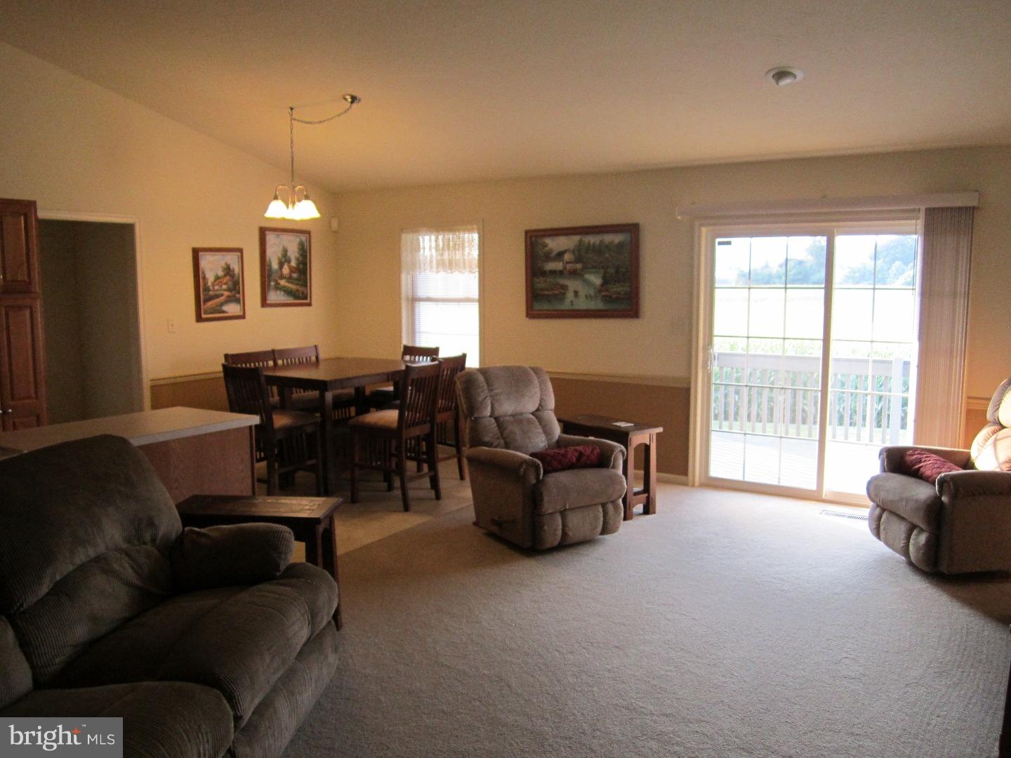 VILLAGE HOLLOW - Residential