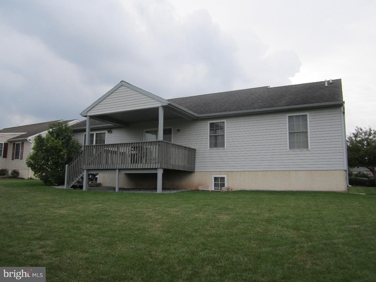 VILLAGE HOLLOW - Residential