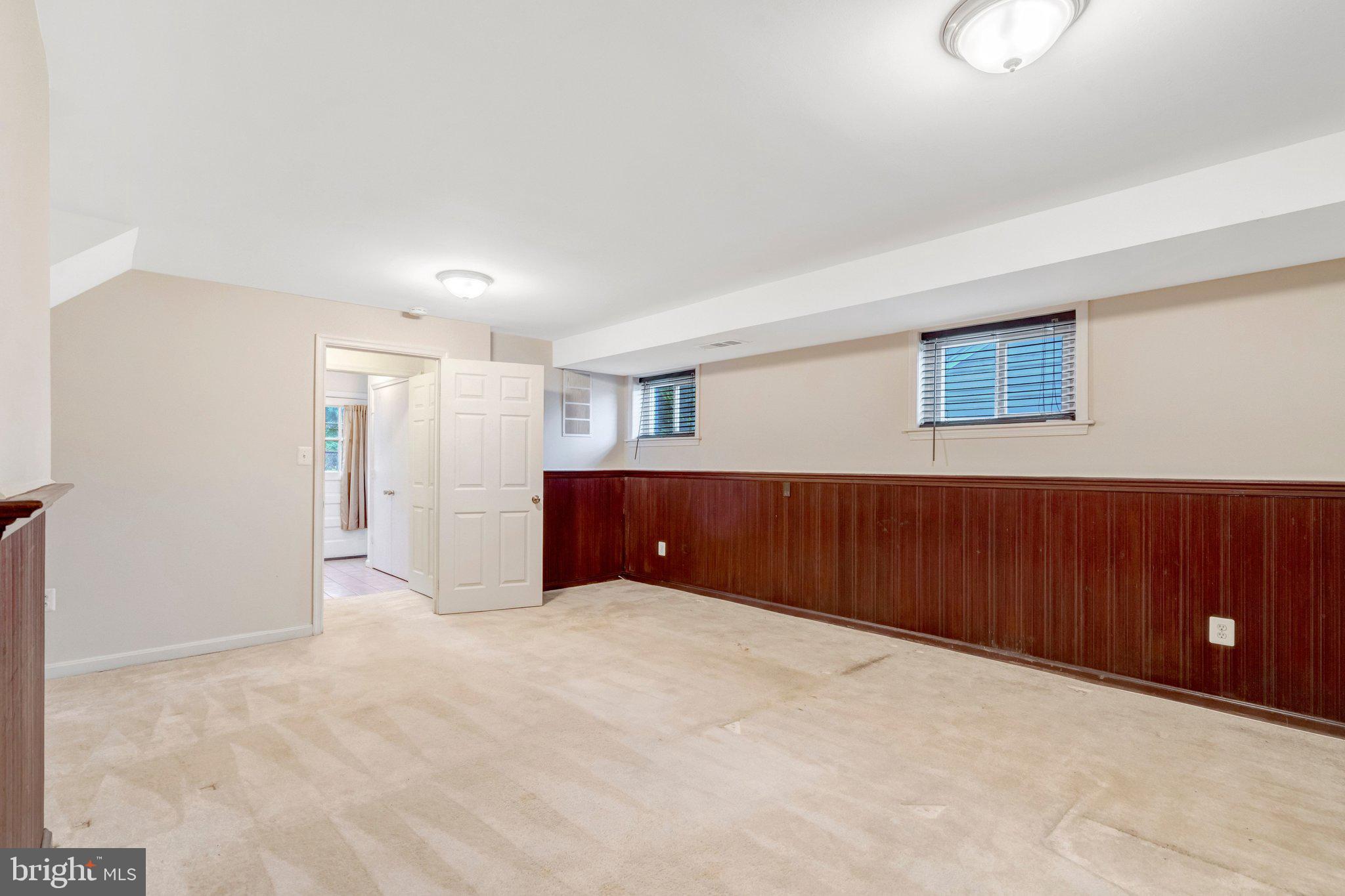 LYNBROOK - Residential