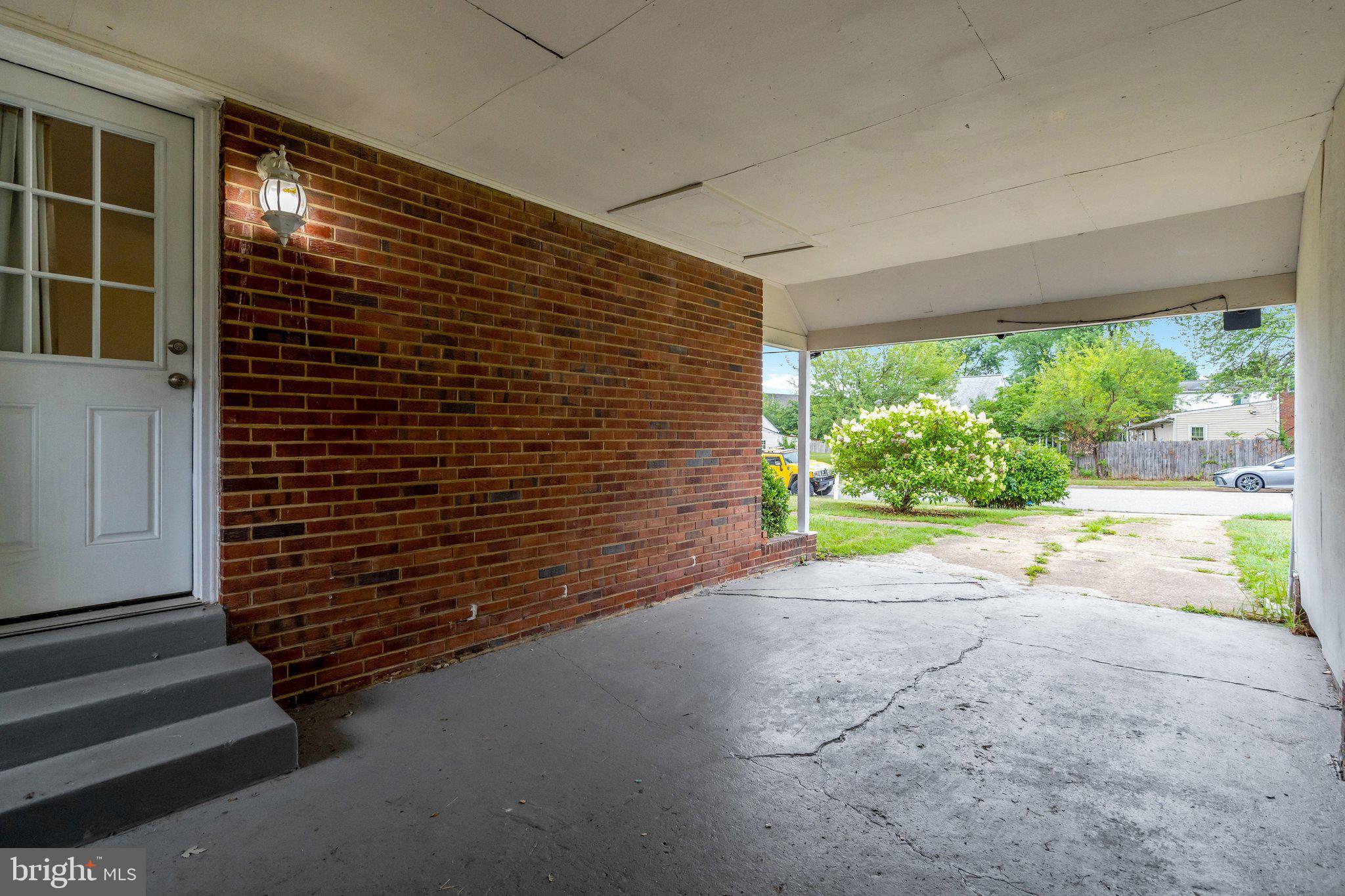 LYNBROOK - Residential