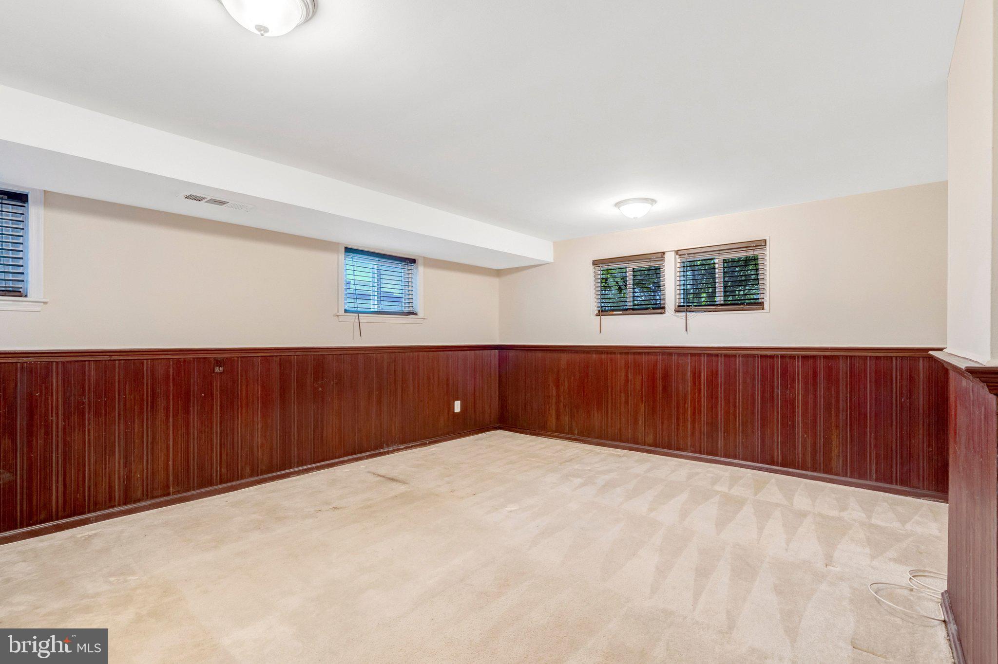 LYNBROOK - Residential