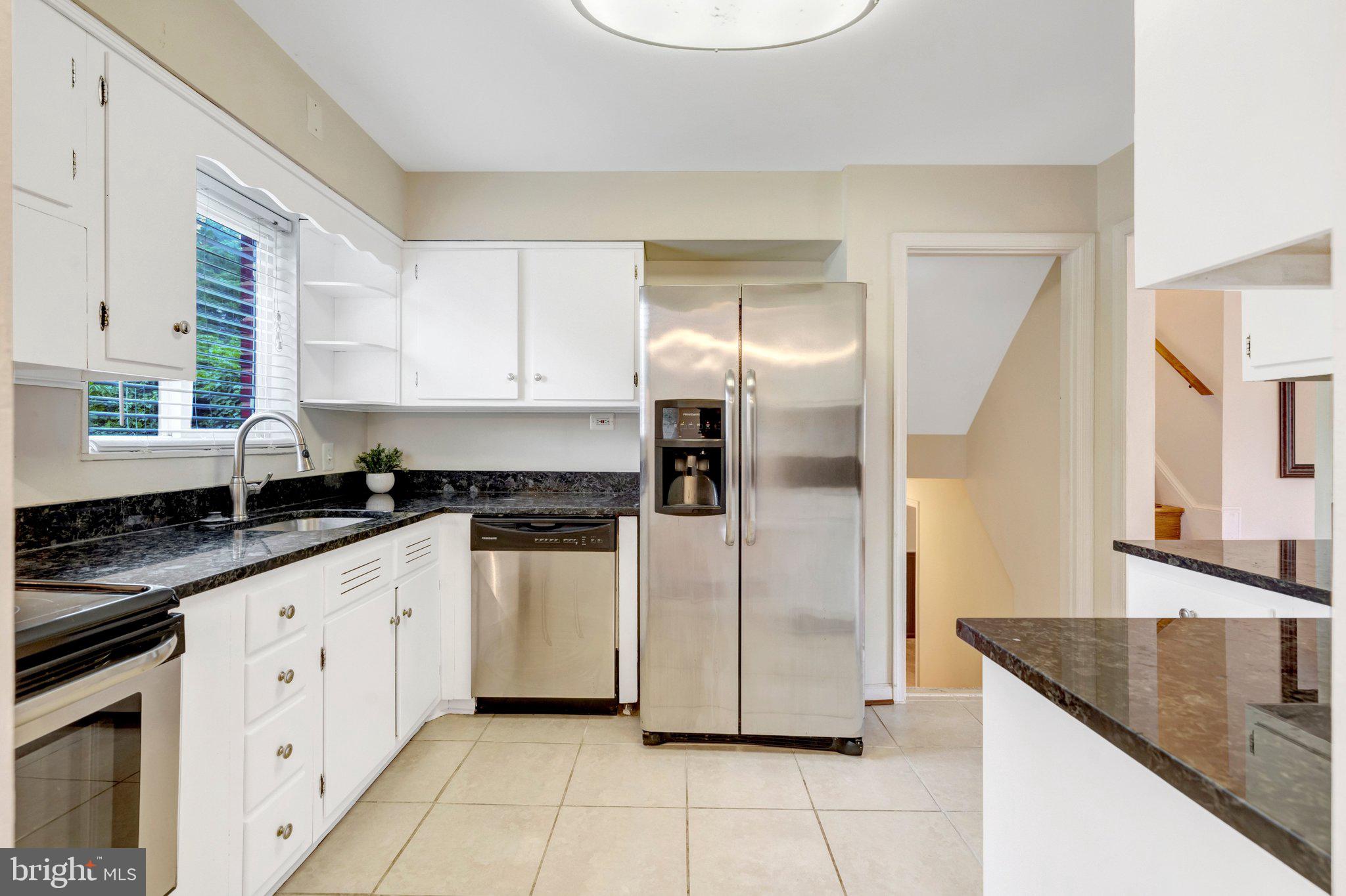 LYNBROOK - Residential