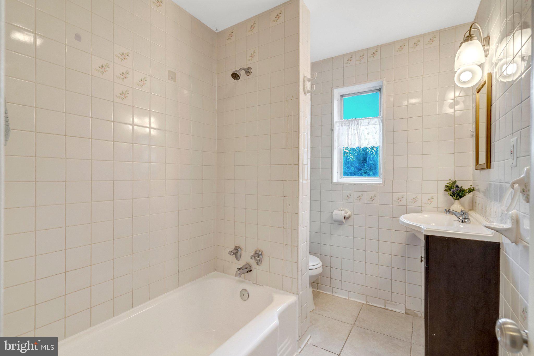 LYNBROOK - Residential