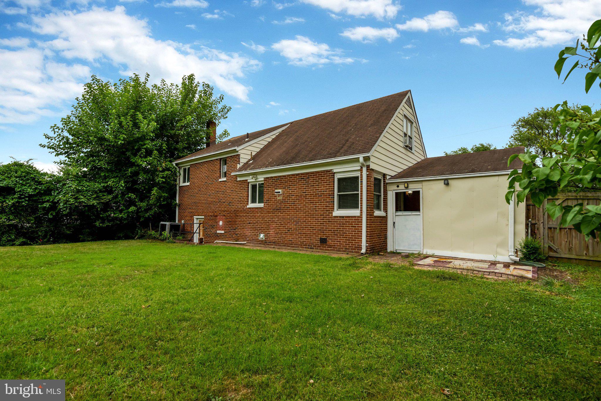 LYNBROOK - Residential