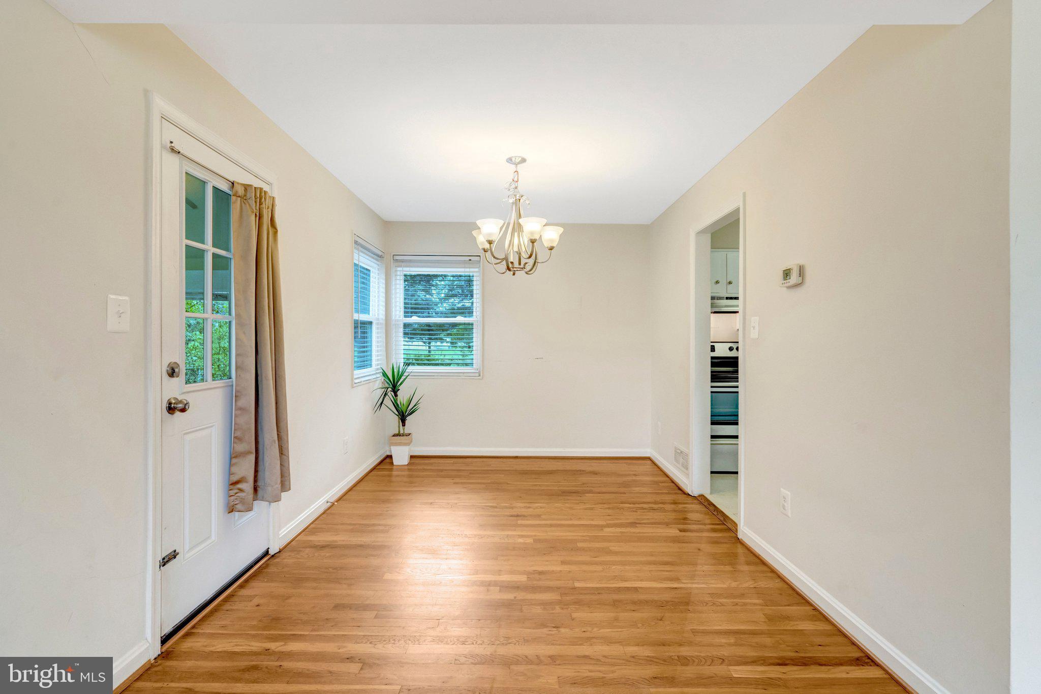 LYNBROOK - Residential