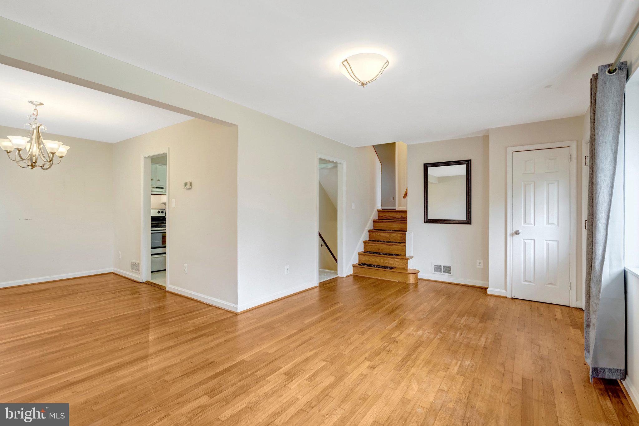 LYNBROOK - Residential