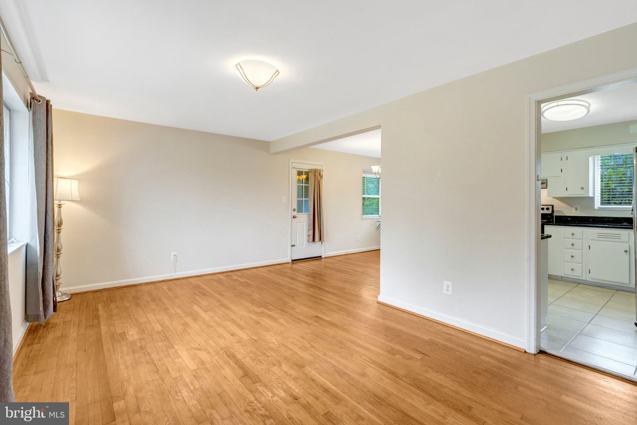 LYNBROOK - Residential
