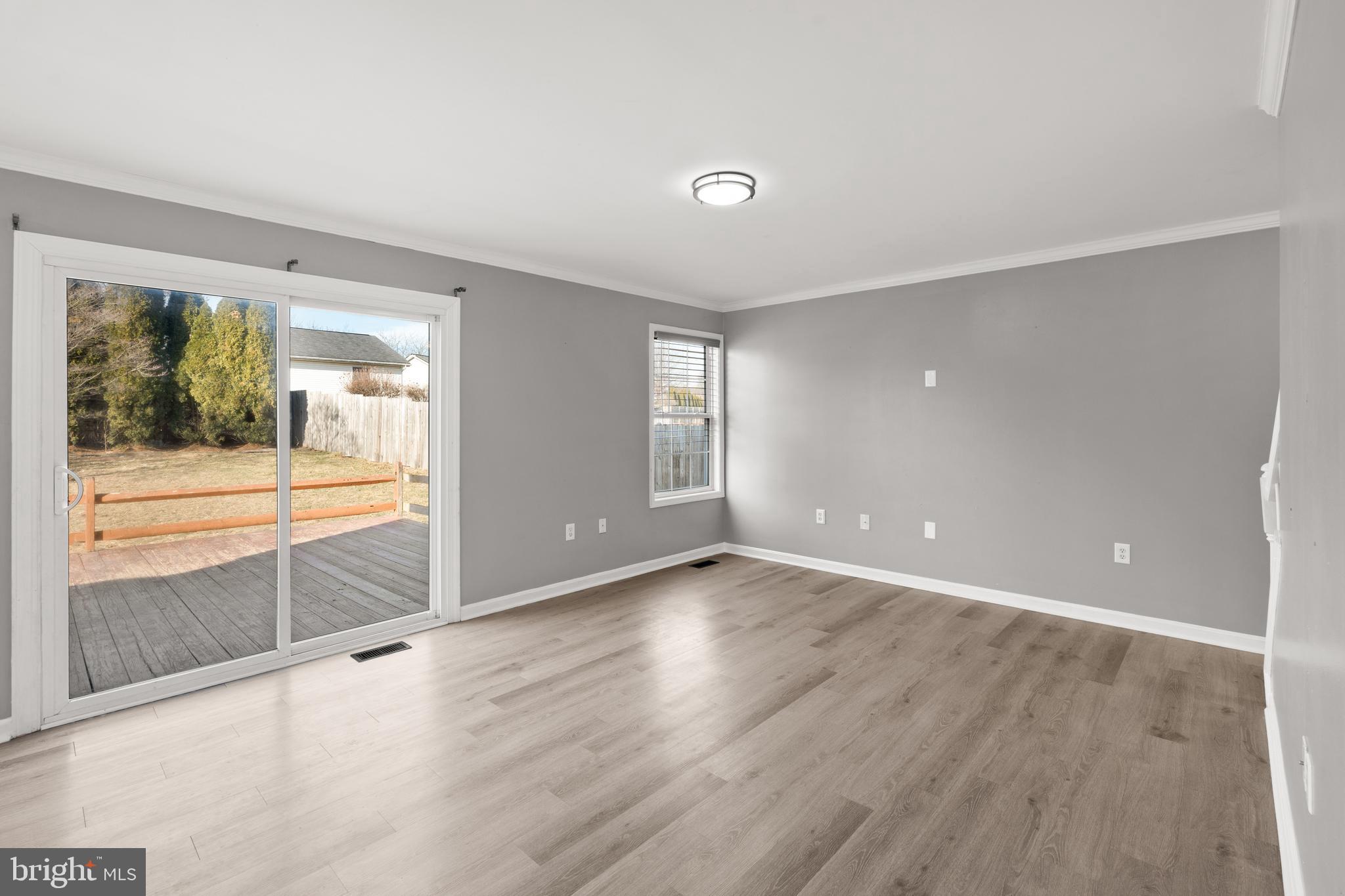 DOUGLAS OAKS - Residential