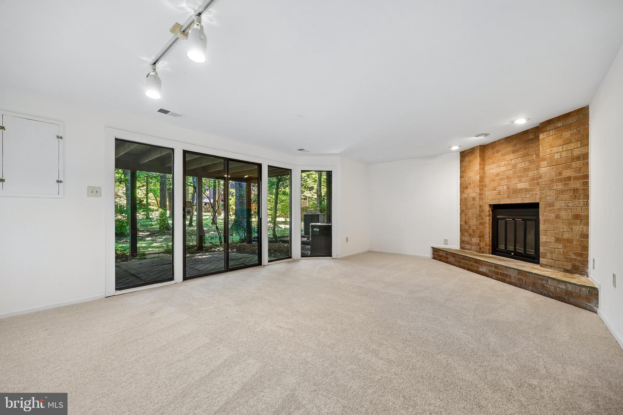 TIMBERLAWN - Residential