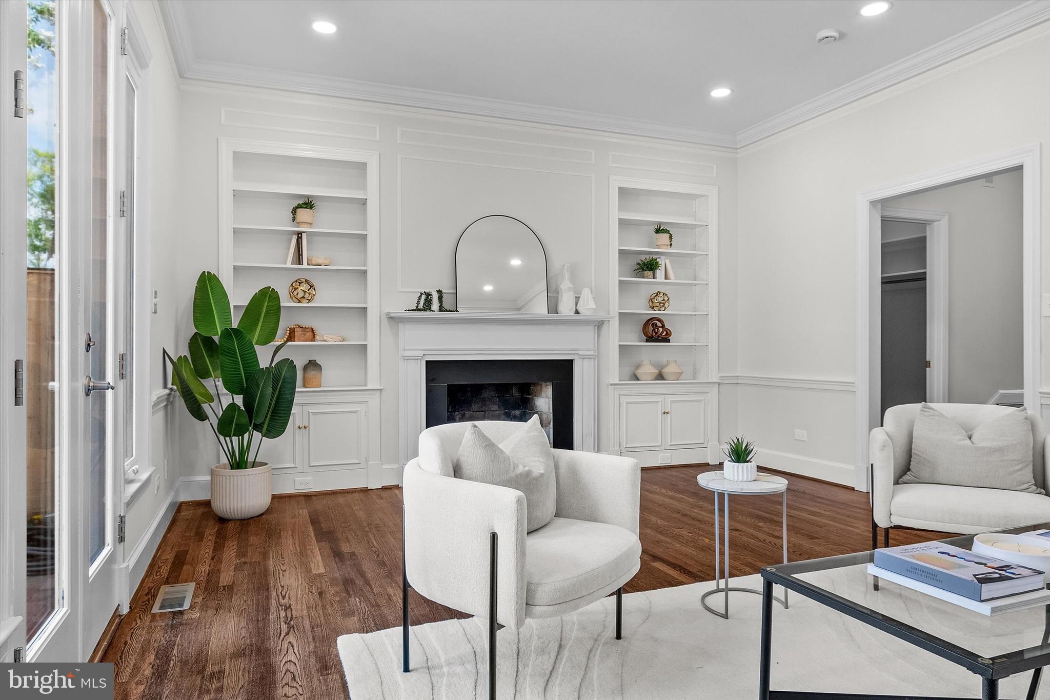 OLD TOWN ALEXANDRIA - Residential