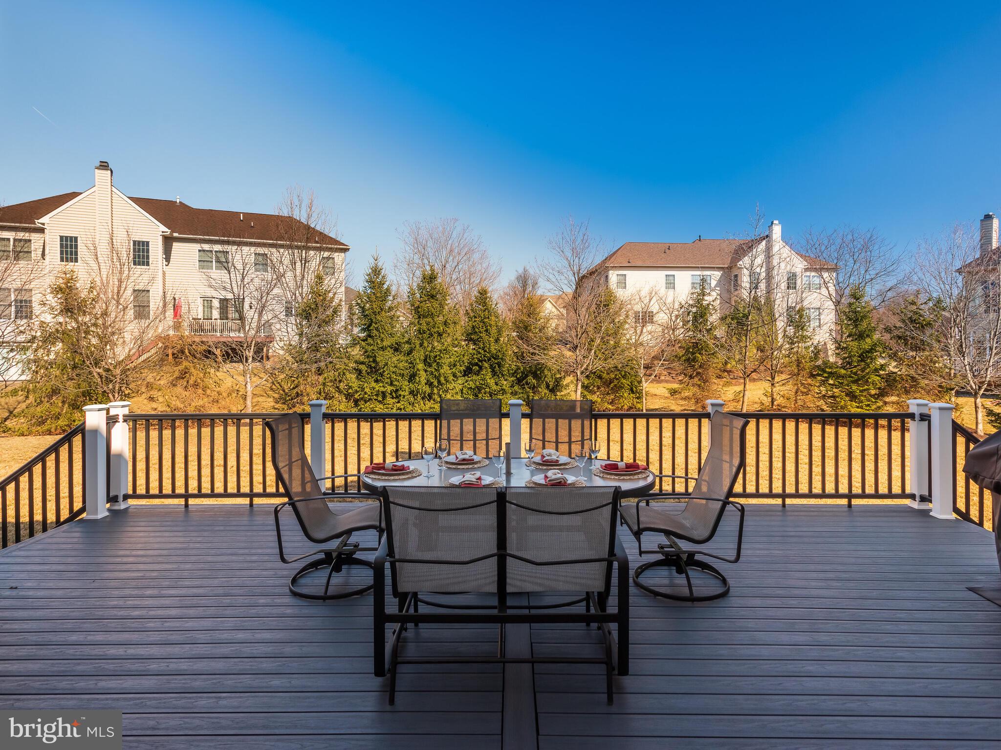 RIVERCREST - Residential