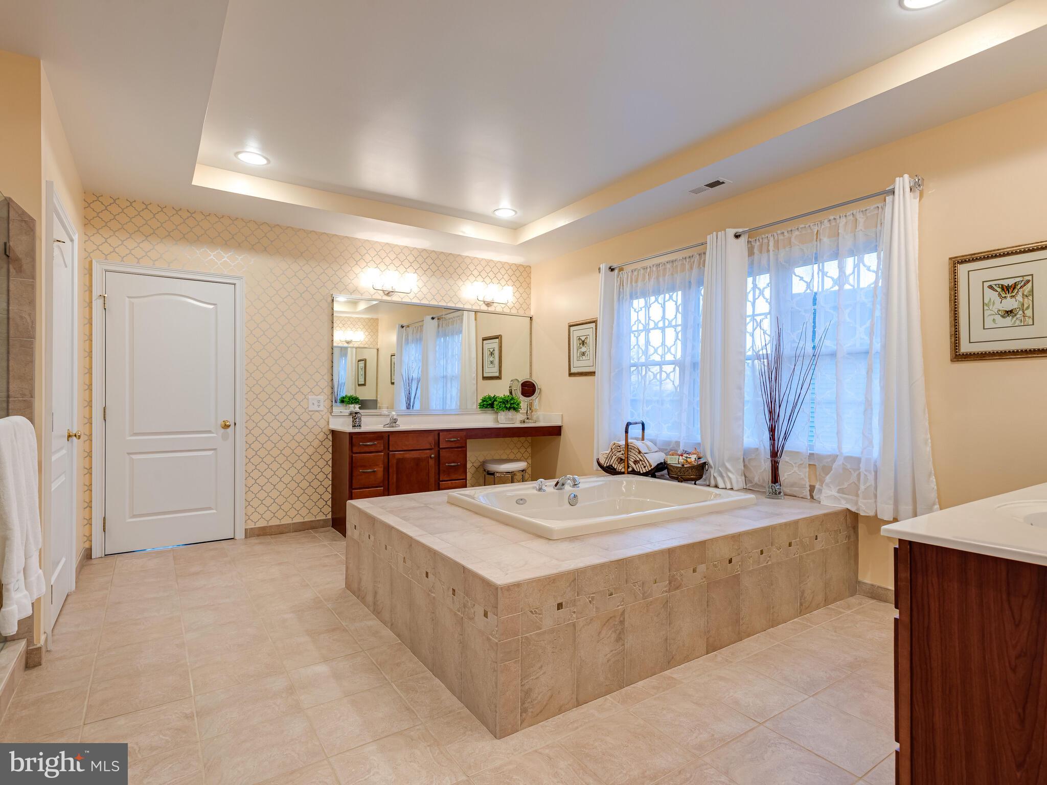 RIVERCREST - Residential