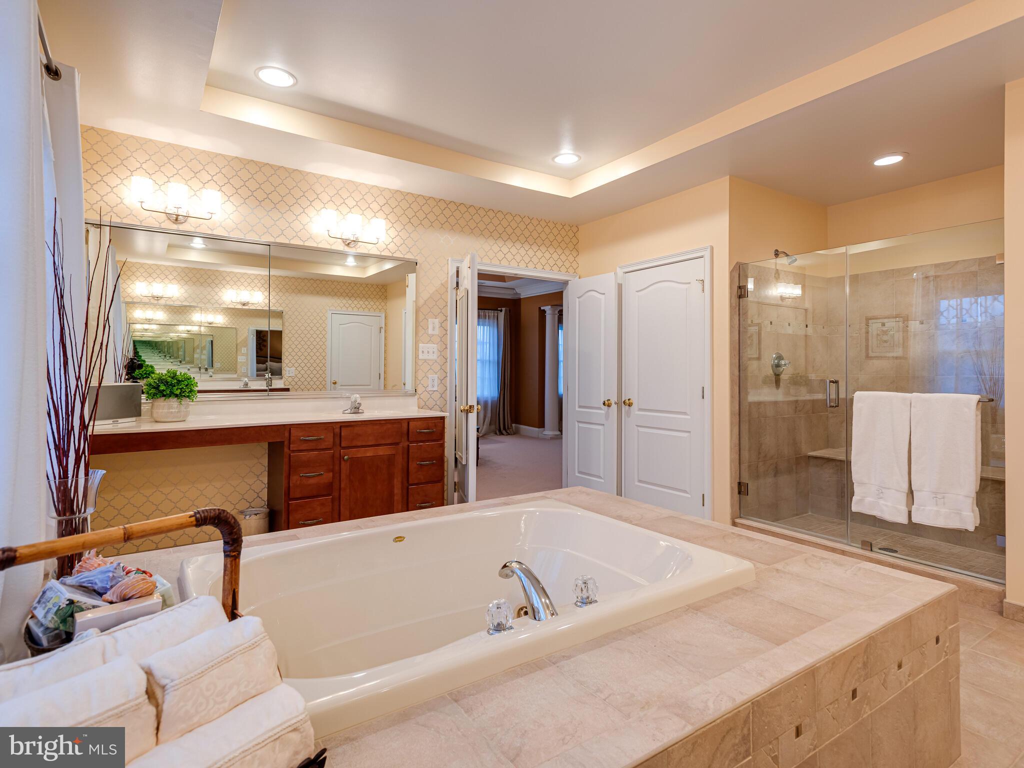 RIVERCREST - Residential