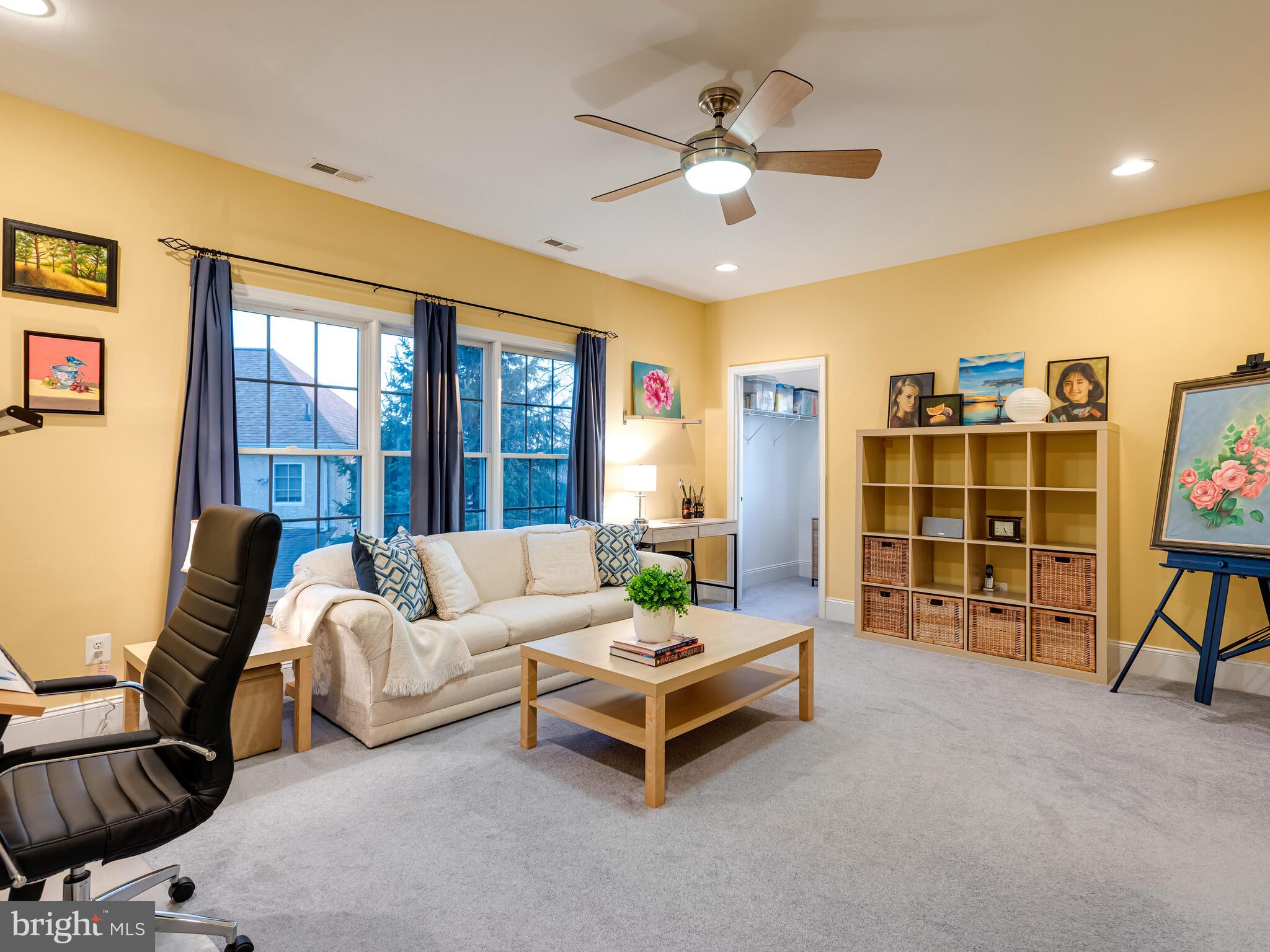 RIVERCREST - Residential