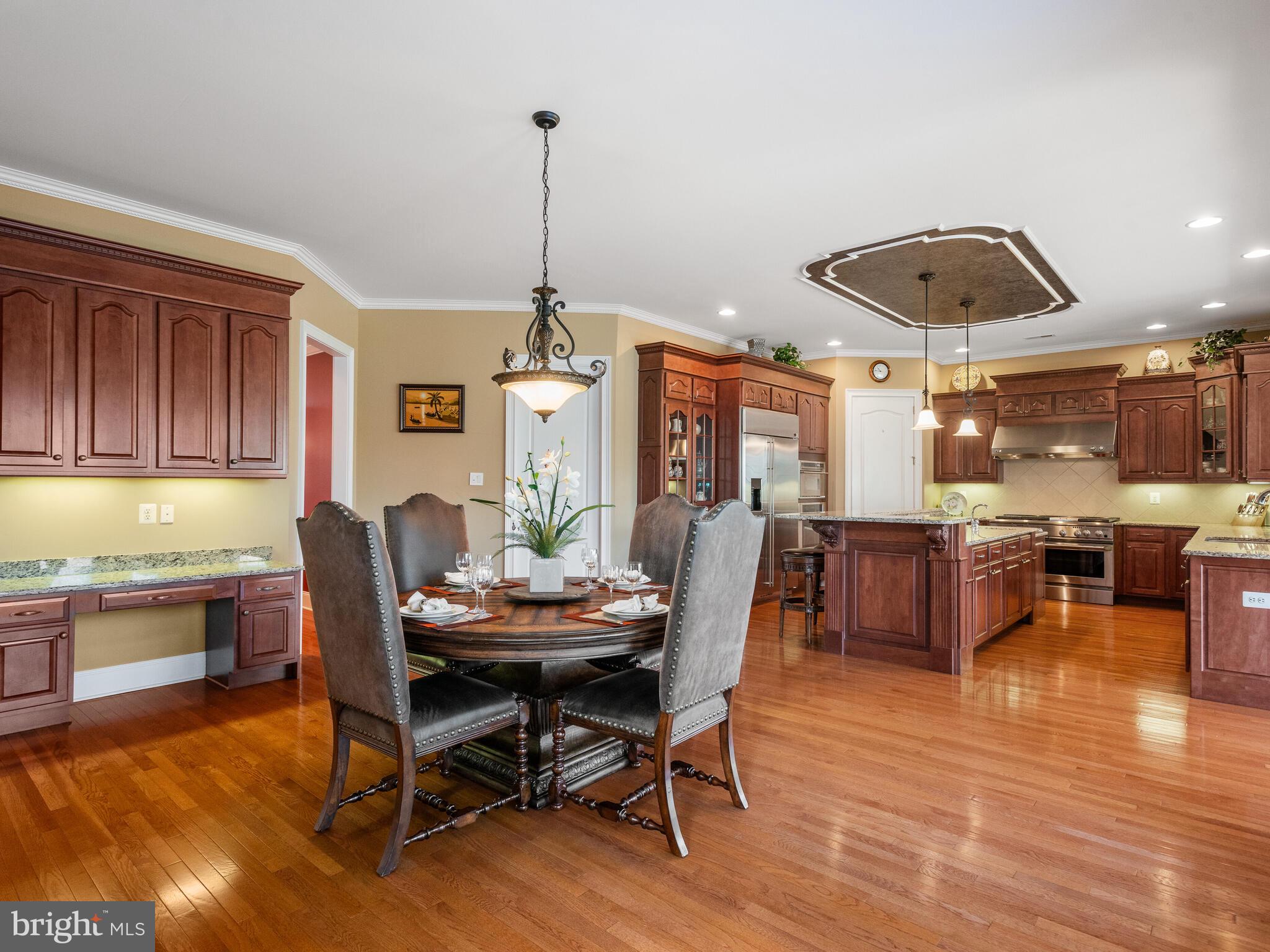 RIVERCREST - Residential
