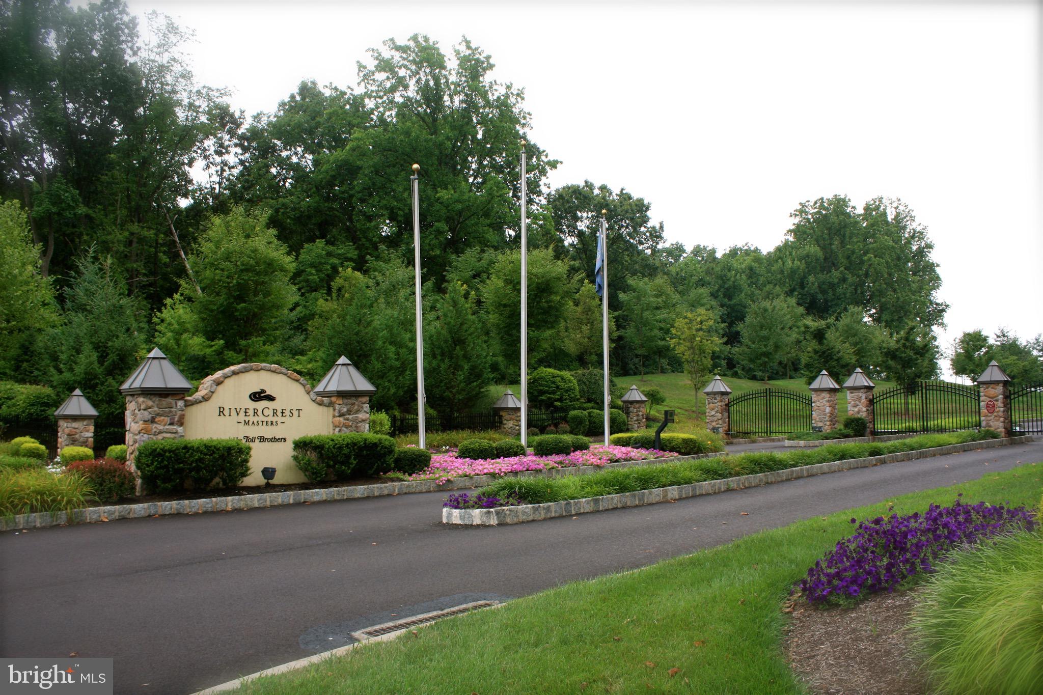 RIVERCREST - Residential